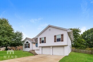 Building Photo - 709 E 12th St