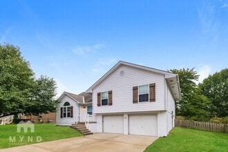 Building Photo - 709 E 12th St Building Photo - 709 E 12th St