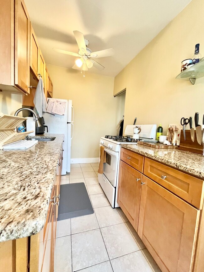 Building Photo - 32 Sidlaw Rd