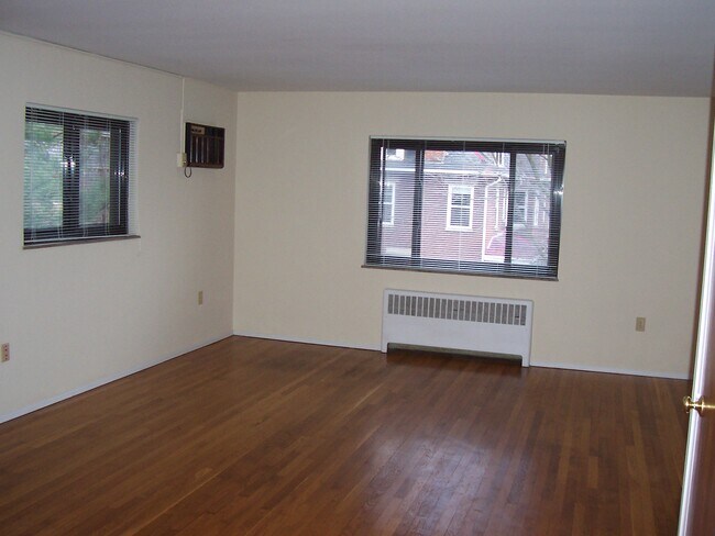 Foto del edificio - 545 Howell Ave