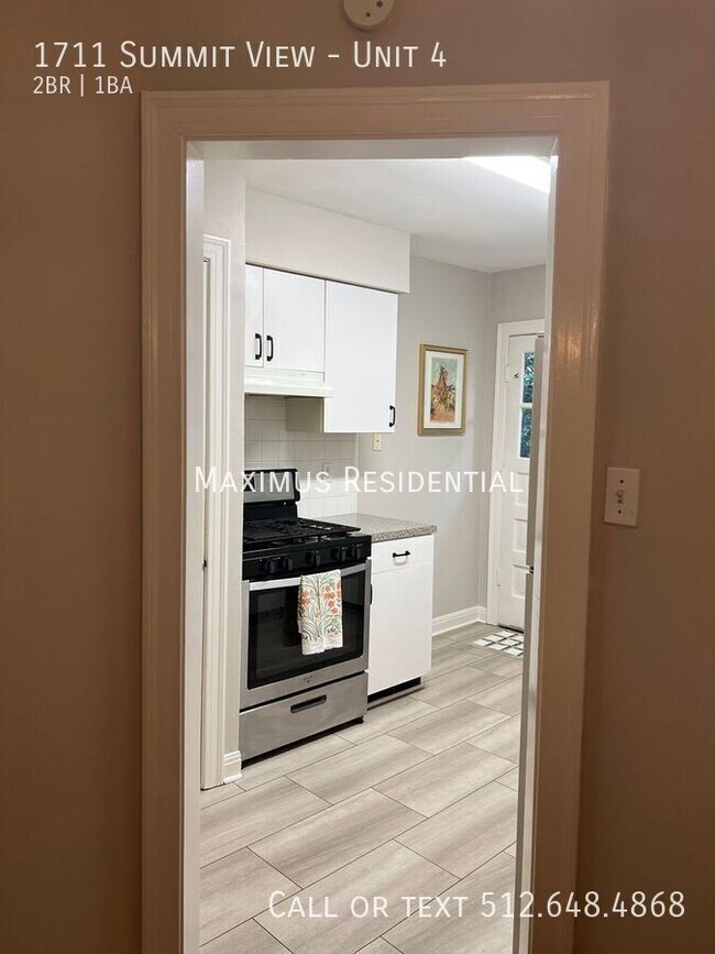 Foto del edificio - 1711 Summit View Pl