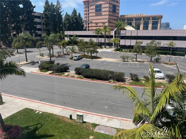 Building Photo - 8889 Caminito Plaza Centro