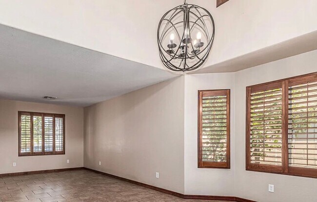 Building Photo - 5 BEDROOM HOME IN GILBERT WITH SOLAR/RV GATE