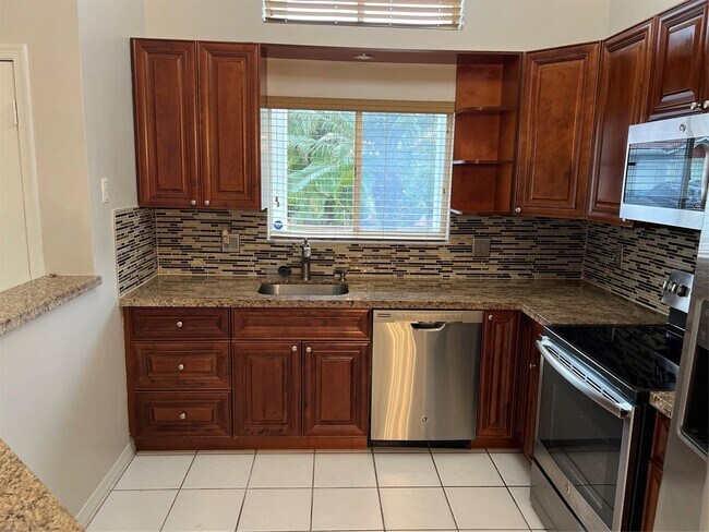 Foto del edificio - 7568 Pinewalk Dr S