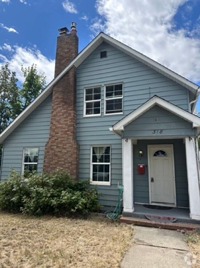 Building Photo - 318 G St