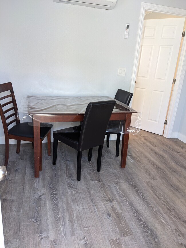 Foto del edificio - 768 Easton Ave