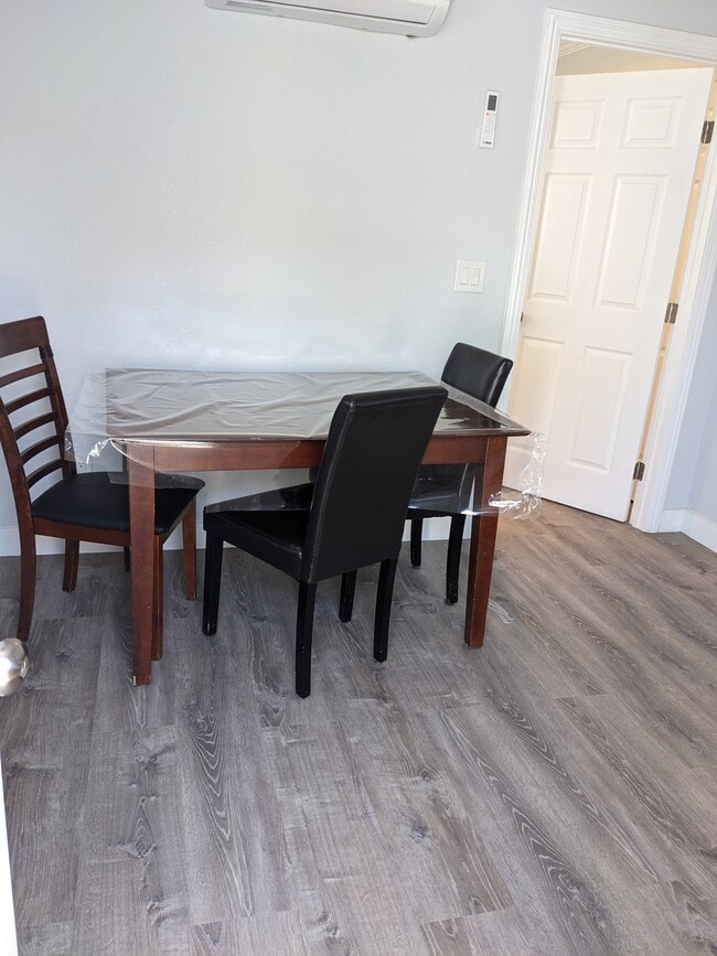 Building Photo - 768 Easton Ave