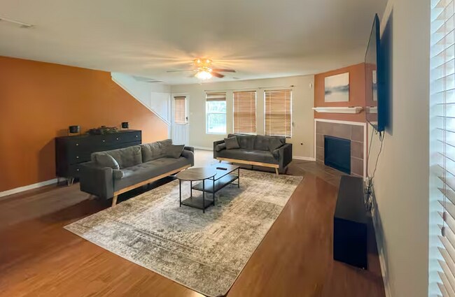 Foto del edificio - 20918 Foxwood Glen Ln