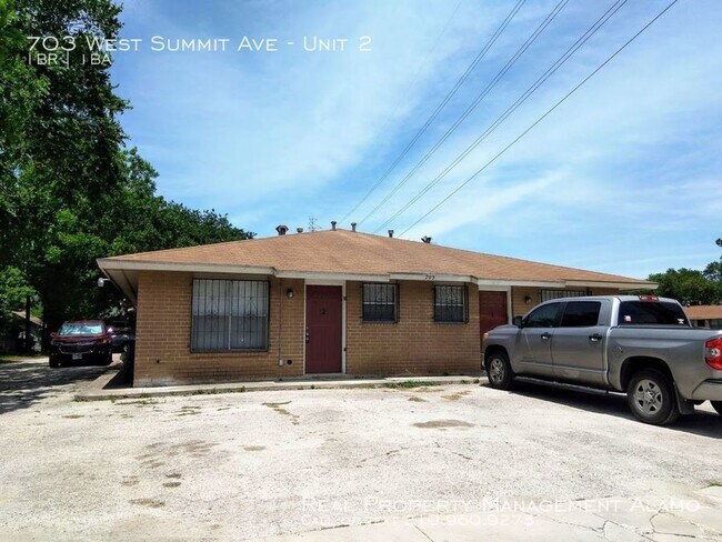 Building Photo - 703 W Summit Ave