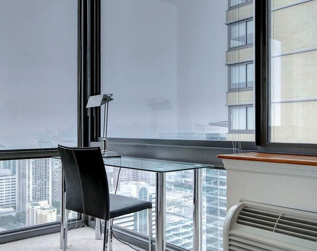 Foto del edificio - 48 Washington Blvd