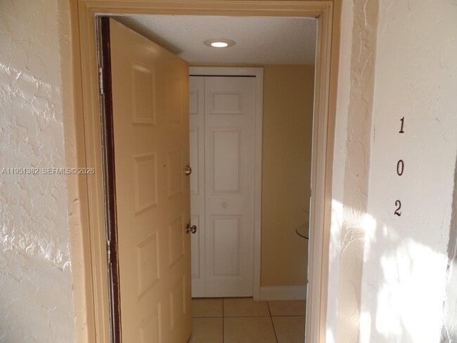 Foto del edificio - 280 Racquet Club Rd