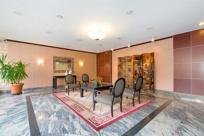 Foto del edificio - 11120-111-73 73rd Ave