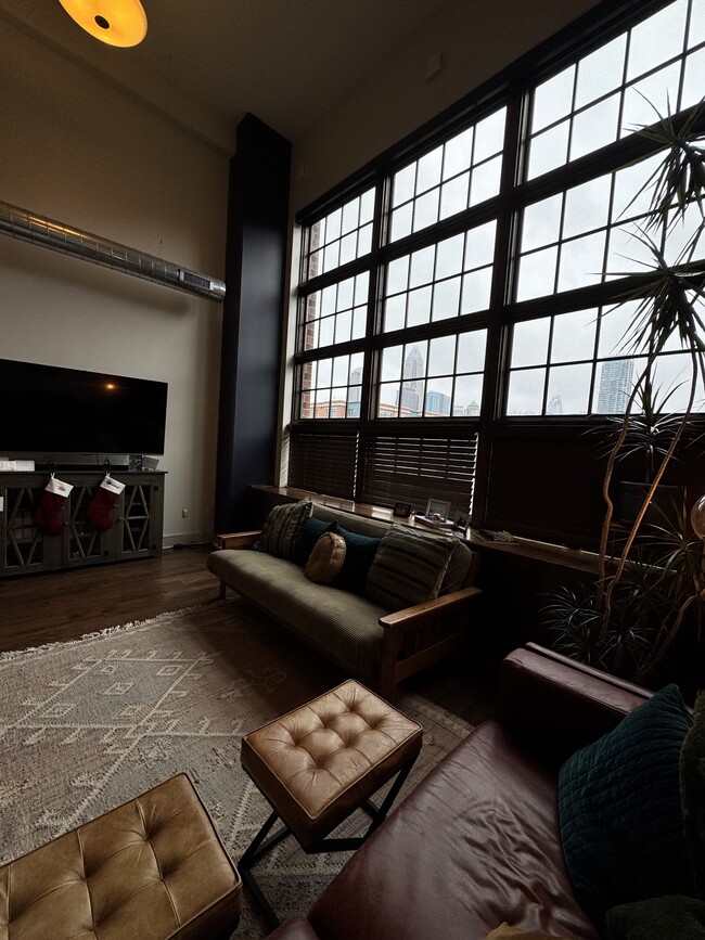 livingroom - 715 N Graham St