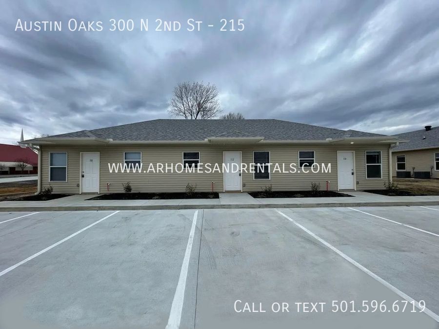 Primary Photo - Austin Oaks 300 N 2nd St, 215 | 2 Bedroom ...