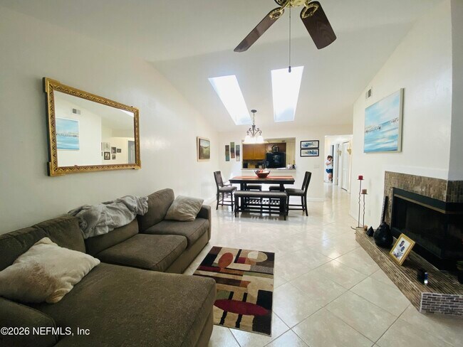 Foto del edificio - 2280 Ironstone Dr E