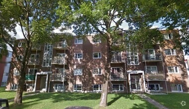 Building Photo - 2390 Rue D'alger