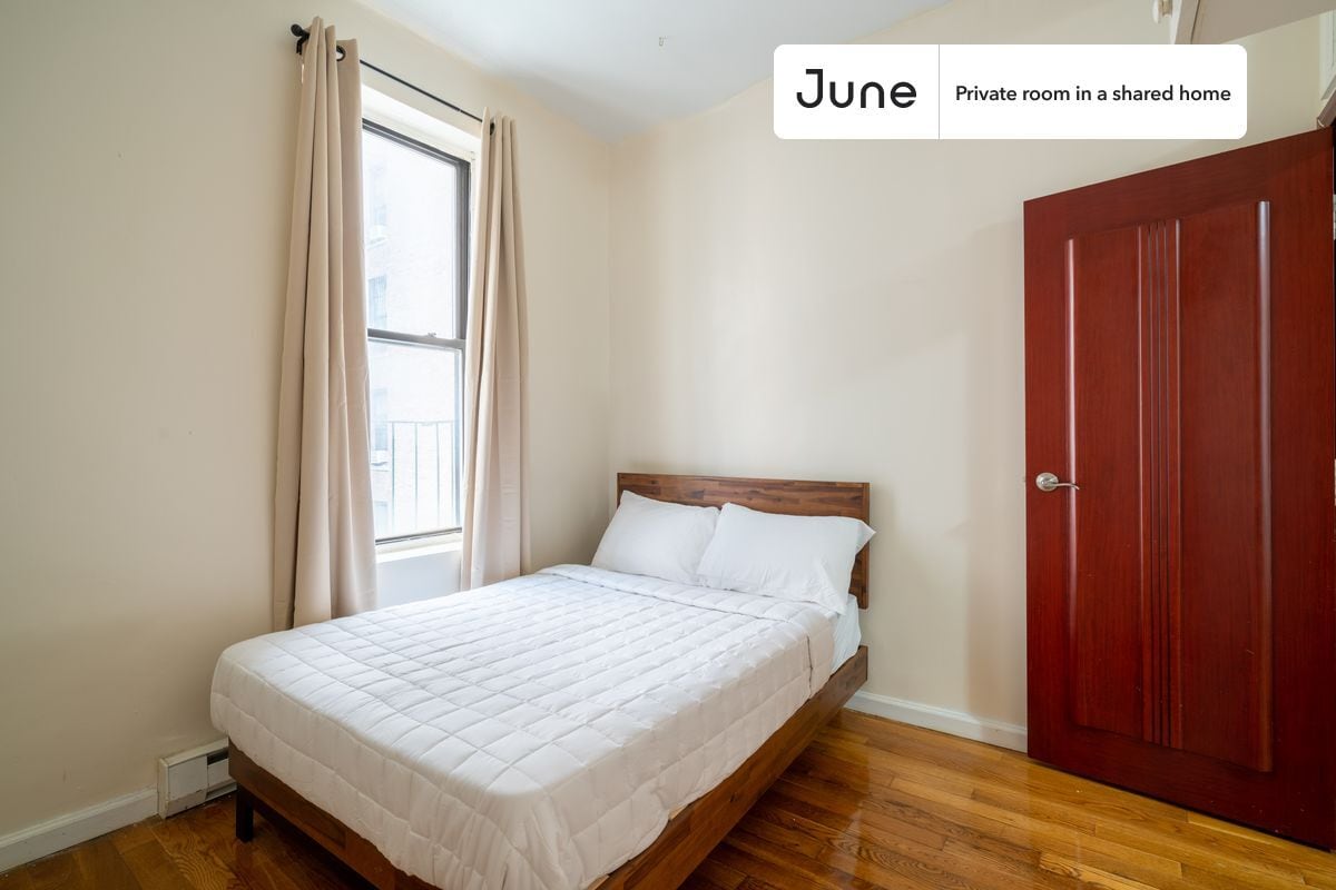 Primary Photo - Private bedroom in 3 bed/1 bath Home