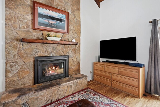 Foto del edificio - 5 Sandhill Ln