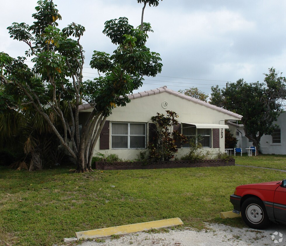 Building Photo - 1723 Lee St