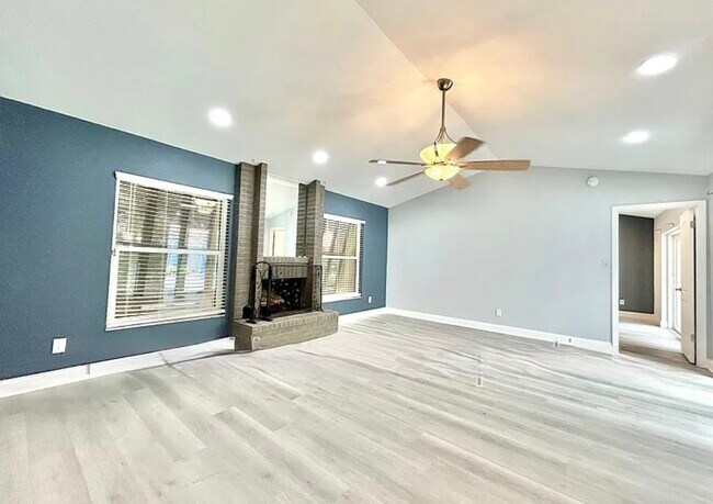 Foto del edificio - 5015 Nassau Cir