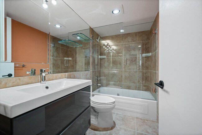 Foto del edificio - 689 NE 6th Ct