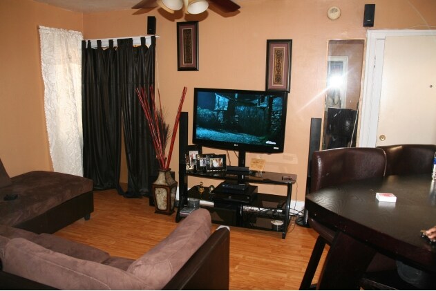  - 2401 W 10th St