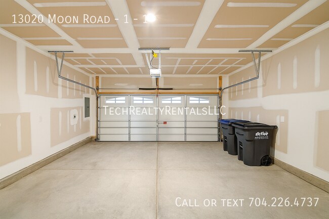 Foto del edificio - 13020 Moon Rd