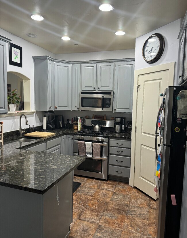 Foto del edificio - 3618 Clear Rock Rd
