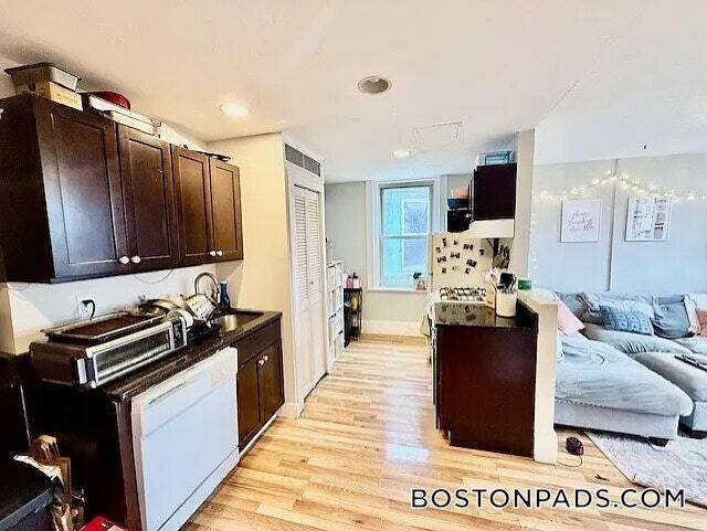 Foto del edificio - 224 Hanover St