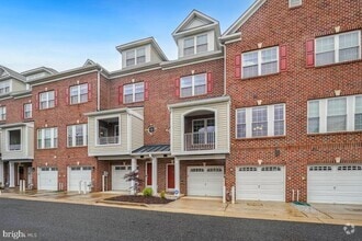 Building Photo - 5108 Shamrocks Delight Dr