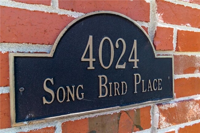 Building Photo - 4024 W Song Bird Pl