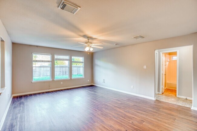Foto del edificio - 9702 Winter Bloom Ln