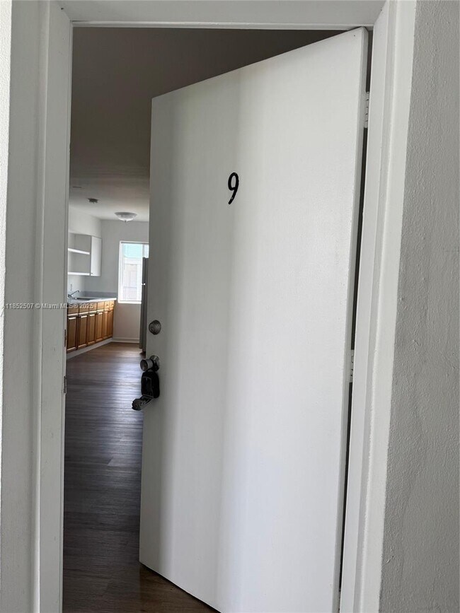 Foto del edificio - 660 NE 88th Terrace