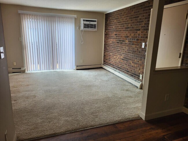 Building Photo - 2-30 Chateau Place - 6-9