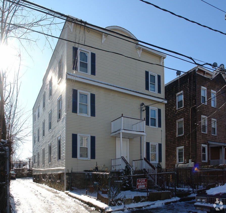Building Photo - 44 Taff Ave