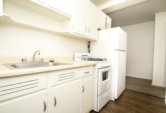 Building Photo - 180 Clifton Ct
