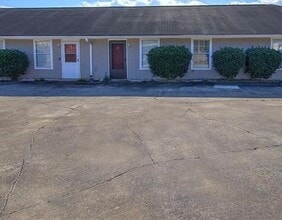 Building Photo - 124 Evergreen Trail SE