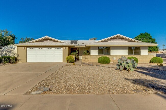 Building Photo - Best Neighborhood around ASU!  5 Bed 2 Bath with great yard