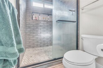 Building Photo - 2312 Fairbourne Way