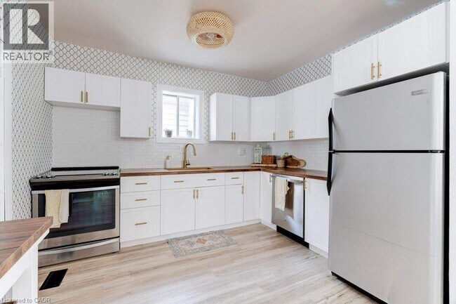 Photo du bâtiment - 84 E 24th St