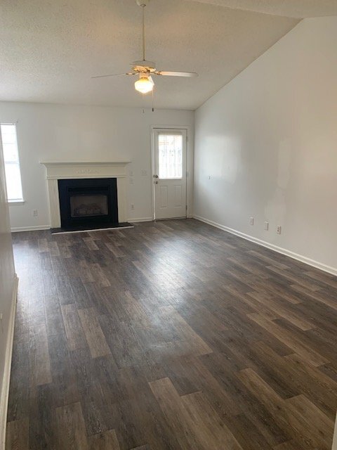 Foto del edificio - 2 Bed 2 Bath Duplex with Garage in Paladin...