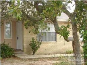 Building Photo - 205 McClure Dr