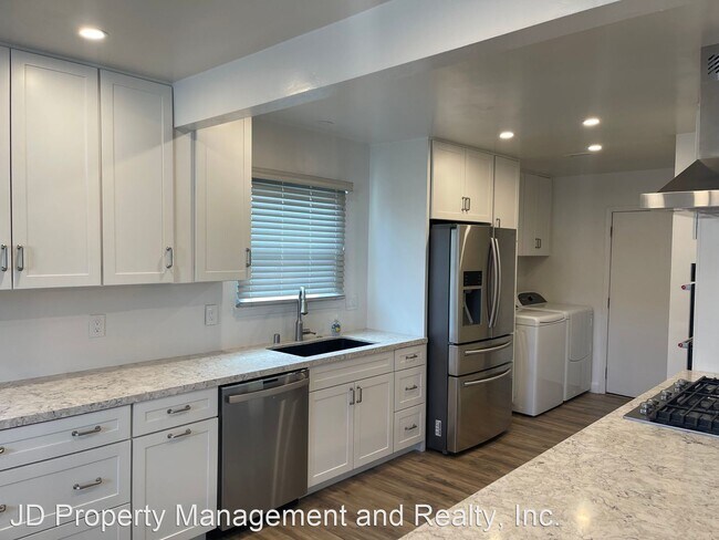 Foto del edificio - 3 br, 2 bath House - 1244 Navello St