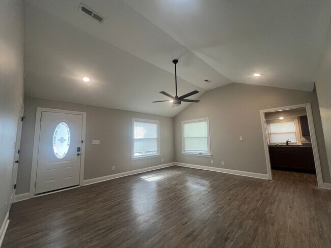 Foto del edificio - Move-in Ready!