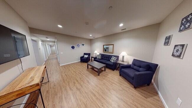 Photo - 341 Calhoun St Apartments