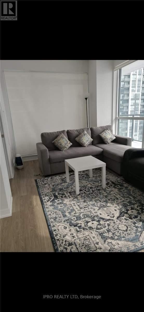 Photo du bâtiment - 4055-4055 Parkside Village Dr