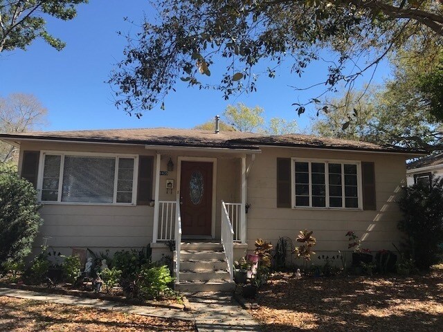 Primary Photo - GREAT 3/2/1 SINGLE FAMILY HOME MINUTES TO ...