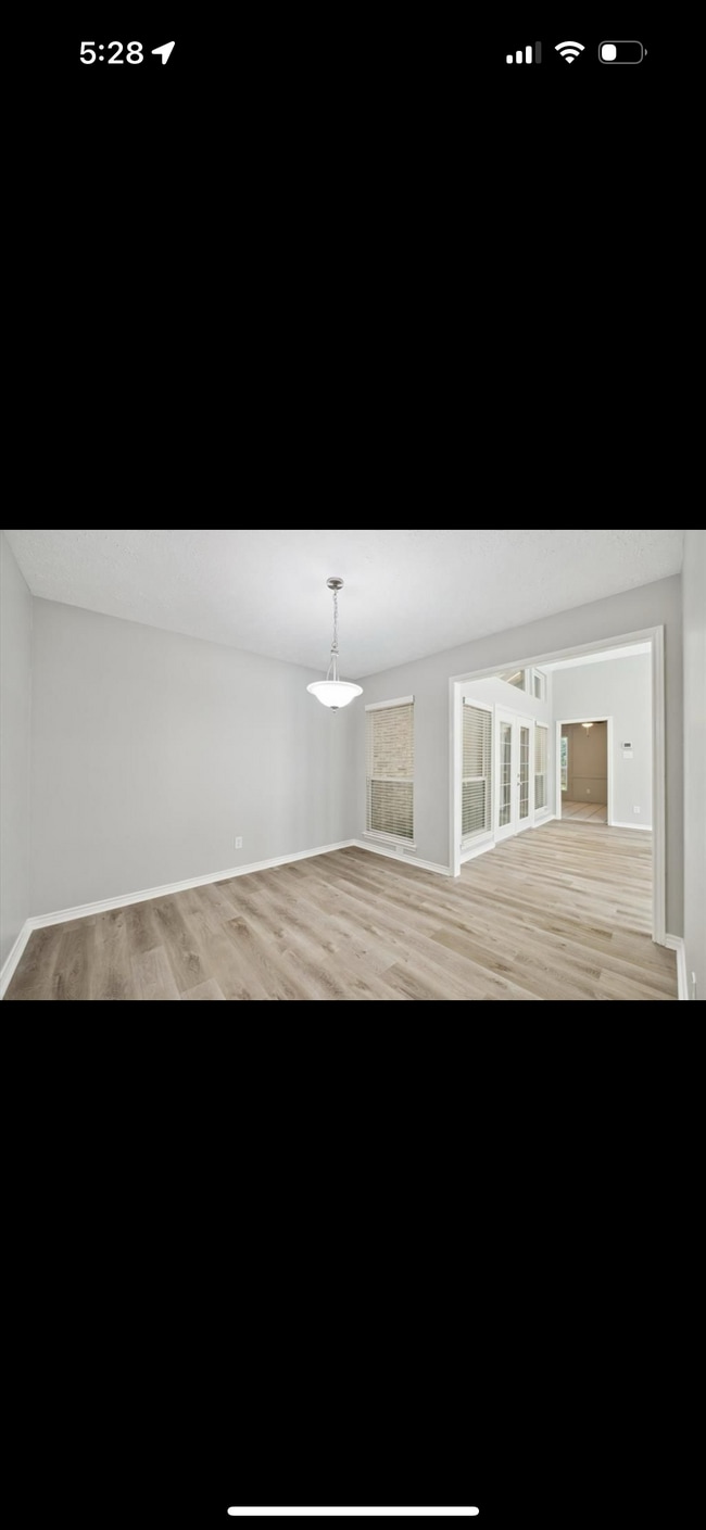 Building Photo - 1606 Beaver Springs Cir
