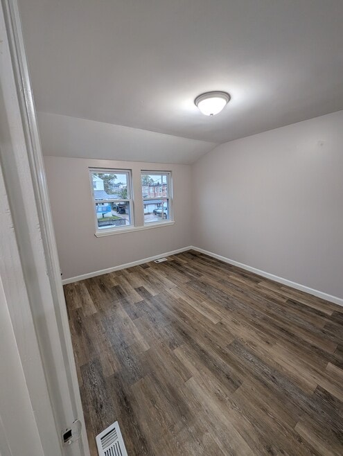 Building Photo - 8021 Park Haven Rd