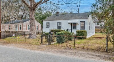 Building Photo - 5744 Hoover Ave